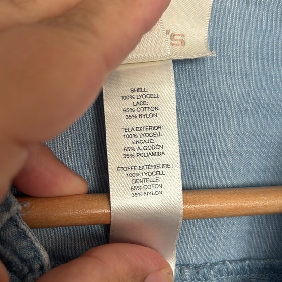 Chico’s chambray button with lace detail - Picture 3 of 12